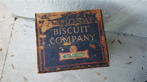 Biscuit Box Vintage 